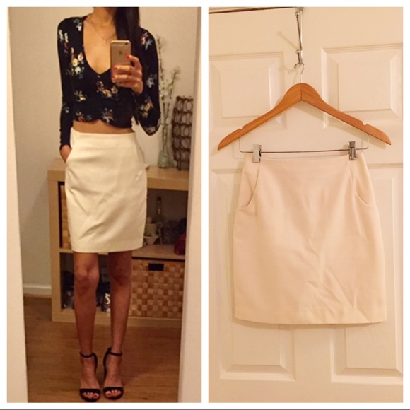 H&M Dresses & Skirts - Cream Mini Skirt